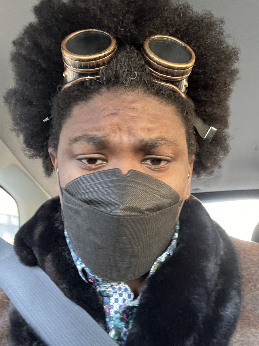 I’m in a #LYFT and this driver farted so badly my eyes are turning red. He silently put the windows down but it he damage is done. #ImDying #SendHelp