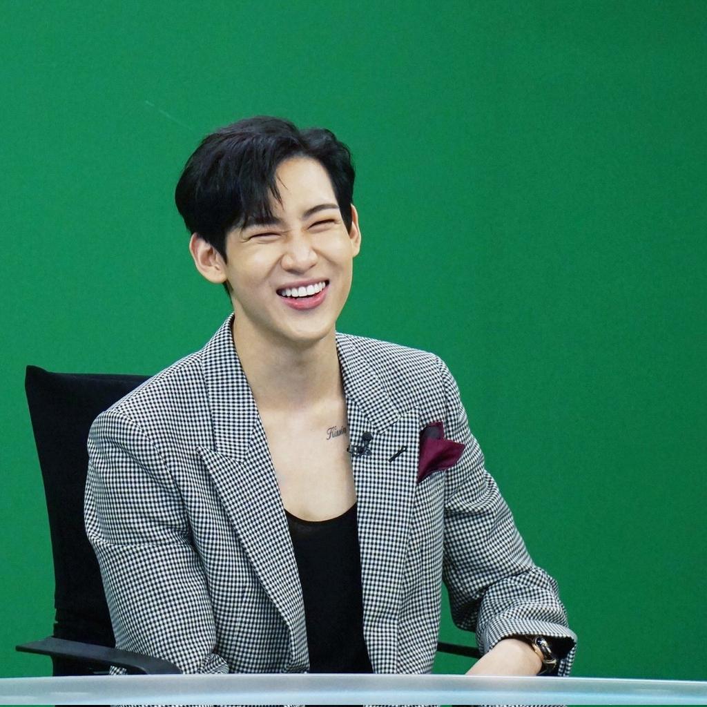 BamBamSkrrtBR's tweet image. [TRAD]

Trechos do BamBam no programa tailandês โหนกระแส (Hone Krasae) 

🔗youtu.be/1Xwkgl-bEtE 

#BamBamxโหนกระแส #BAMBAM @BamBam1A #뱀뱀 #GOT7 @GOT7Official