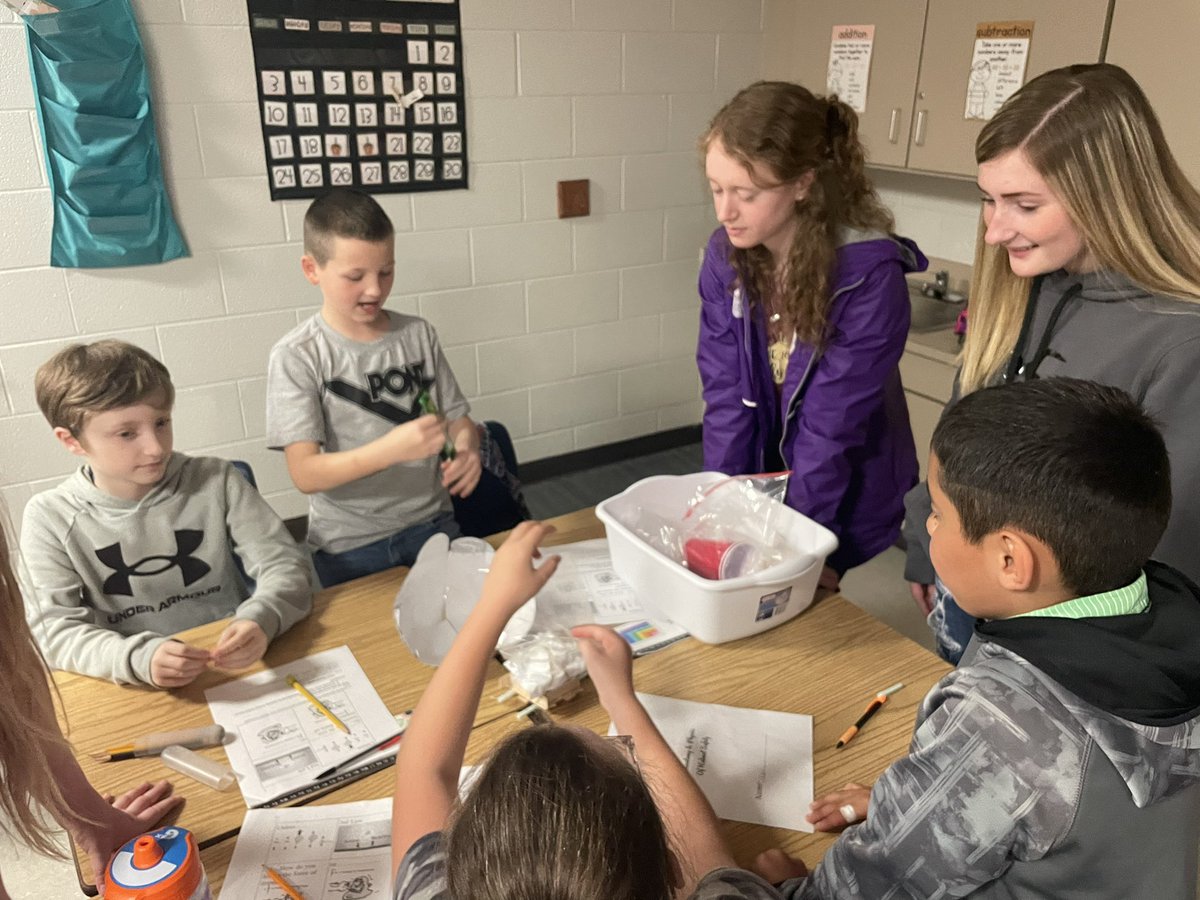 katiemartinedu's tweet photo. “When our admininstrators empower us to be the experts in our classroom, we as teachers are able to empower our students to be the experts in their learning” - 1st grade teacher, Auburn School, @LoganCoSchools #lcinnovators #evolvingeducation https://t.co/D01UKgekst