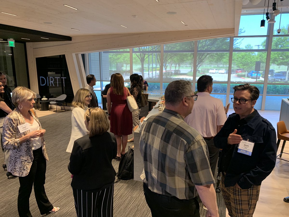jenniferwarawa's tweet photo. We are honored for the opportunity to host tonight’s @CoreNetNorthTex event in our Dallas @DIRTT Experience Center, especially given the important panel topic - #ESG. Proud that our very own #Sustainability Manager Katelyn Adley is speaking on tonight’s panel! #DIRTT https://t.co/jt9tUD2BYf
