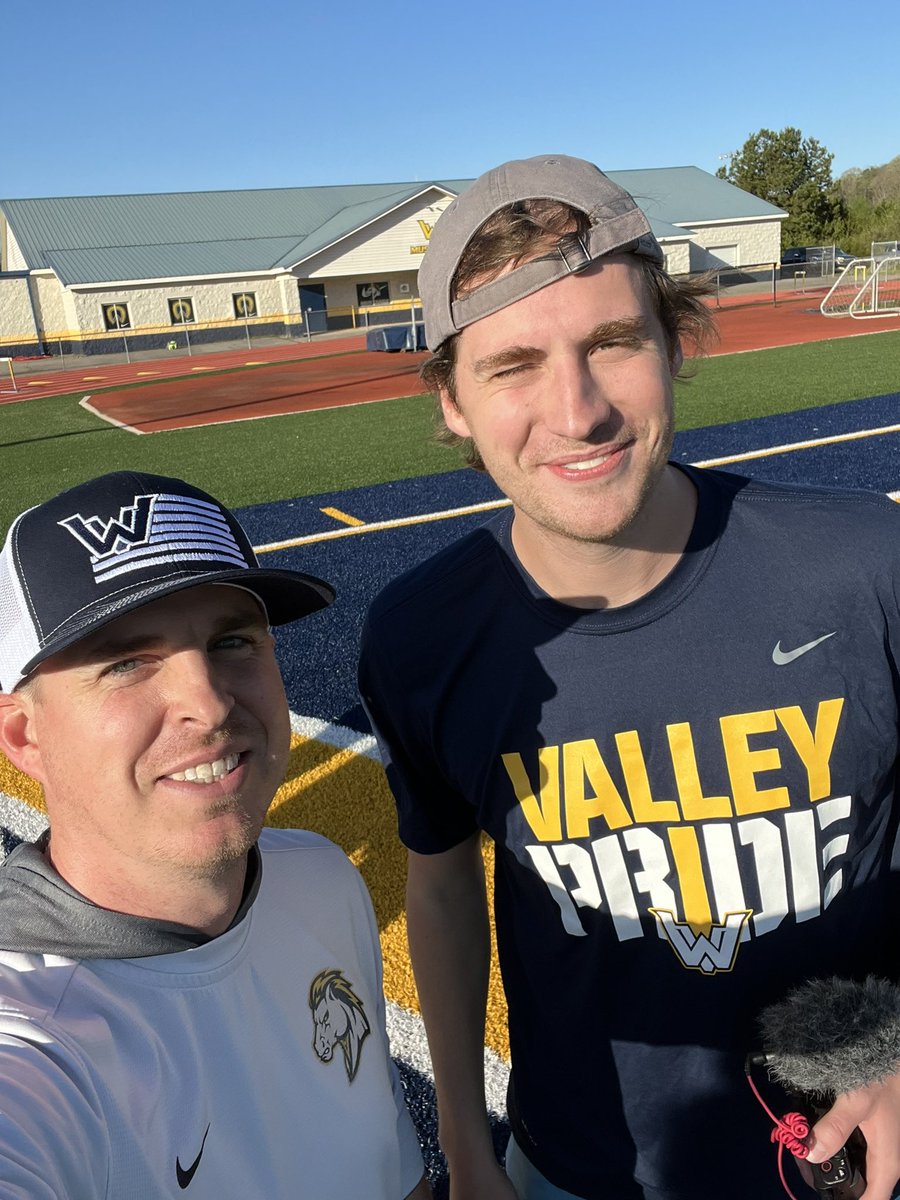 Drew_Akins's tweet photo. Thanks to @SirYacht_ for coming to @valley_fb on your trip to all the Clevelands!! Hope you enjoyed Cleveland, TN. https://t.co/rSA9ZdGina