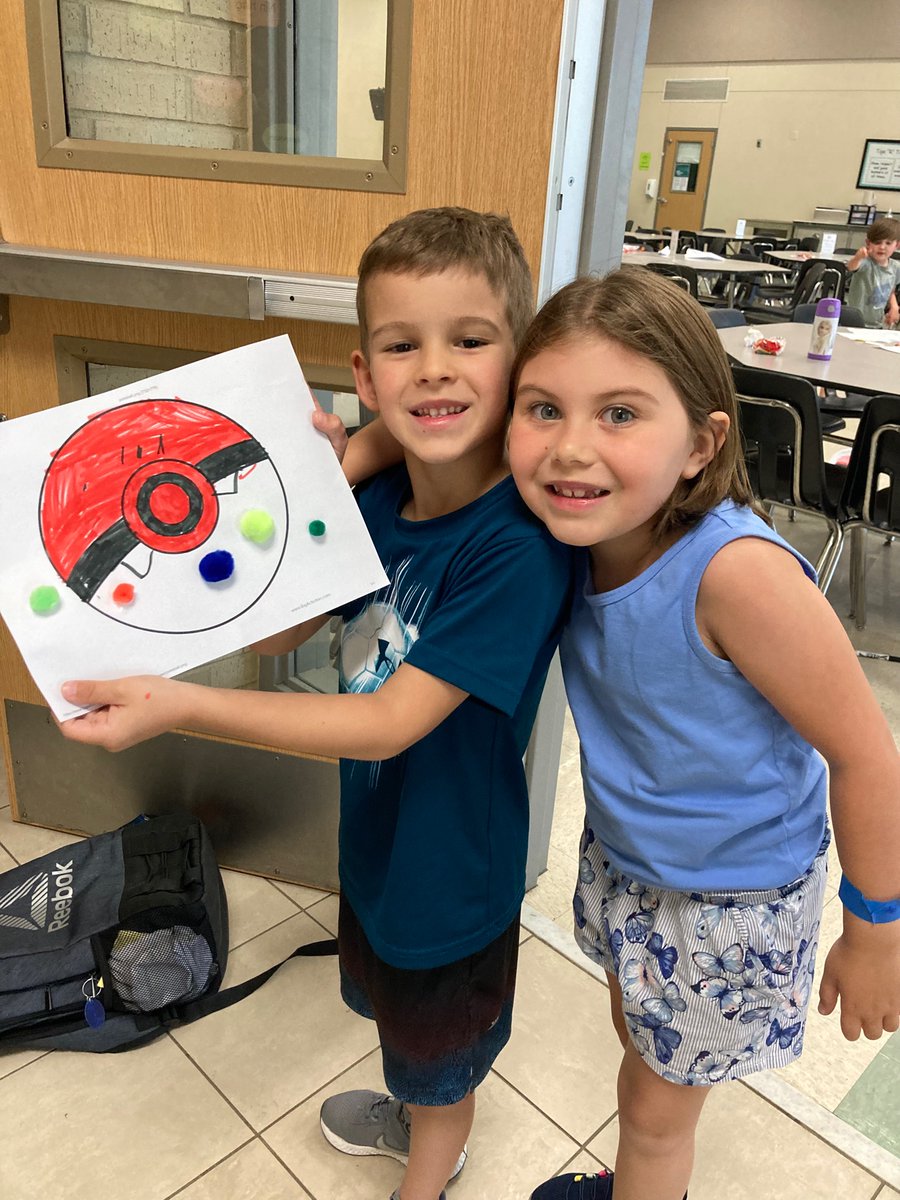 WellsPasar's tweet photo. Wells students showing off their awesome coloring skills (: https://t.co/e7VnTVV8ut