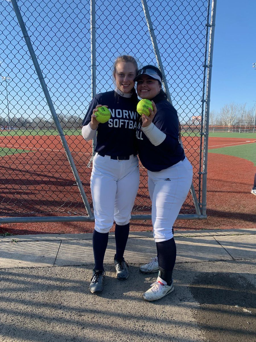 NorwinSoftball's tweet photo. The Lady Knights get back to the winning side of things with a 3-2 victory over Latrobe, thanks to long balls by @madiekessler_ &amp; @kirasoftball11 https://t.co/jyliWkP3xq