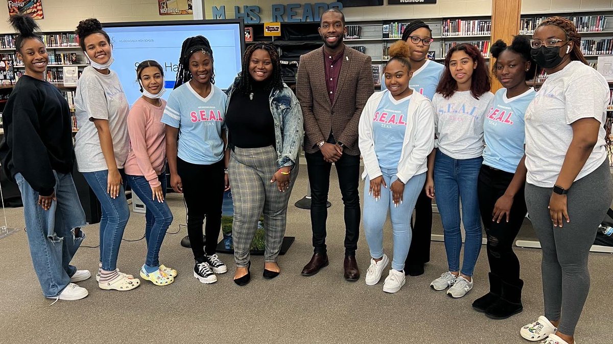 MHSSEAL's tweet photo. SEAL Informational Performance supporting our SEAL Sister Candace Bills on her Social Justice Talent Show. Overall program by mentor Cicley Lewis. Thank you to all supporting SEAL Ladies pictured with GCPS Board Member Everton Blair. https://t.co/kR1vXUtxQe