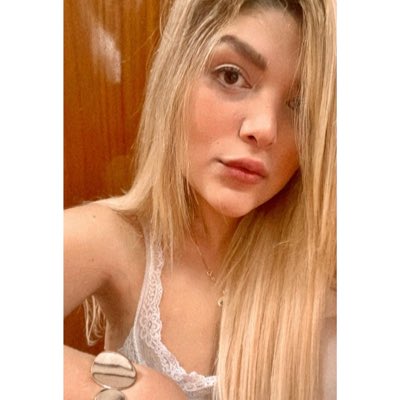 TorelliIsabella's tweet photo. #NuevaFotoDePerfil https://t.co/6OOo7HBbeO