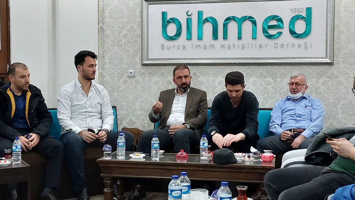 Ramazan Ayı Teravih Buluşmalarımızın ikincisini Bursa Yeşil Camii’nde gerçekleştirdik.

Teravih namazının ardından bize eşlik eden dostlarımızla hasbihal ettik.

Bu güzel gecenin ev sahipliğini yapan Bem-Bir-Sen Bursa Şube Başkanımız Erkan Ataman ve yönetimine teşekkür ederim.