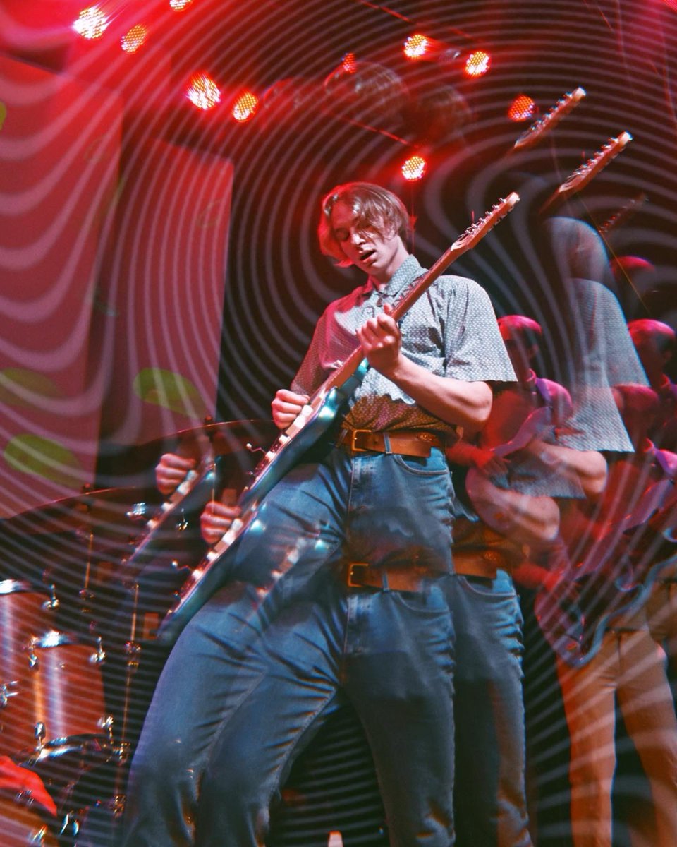 kidcomputerband's tweet image. Chicago and Alton were a trip! Can’t thank our friends and new band homies enough for hooking us up. WE WILL BE BACK. 😈⁣⁣

Huge thank you to Windy (@ marxy.bum on Insta) for these awesome photos from our show at The Conservatory⁣⁣