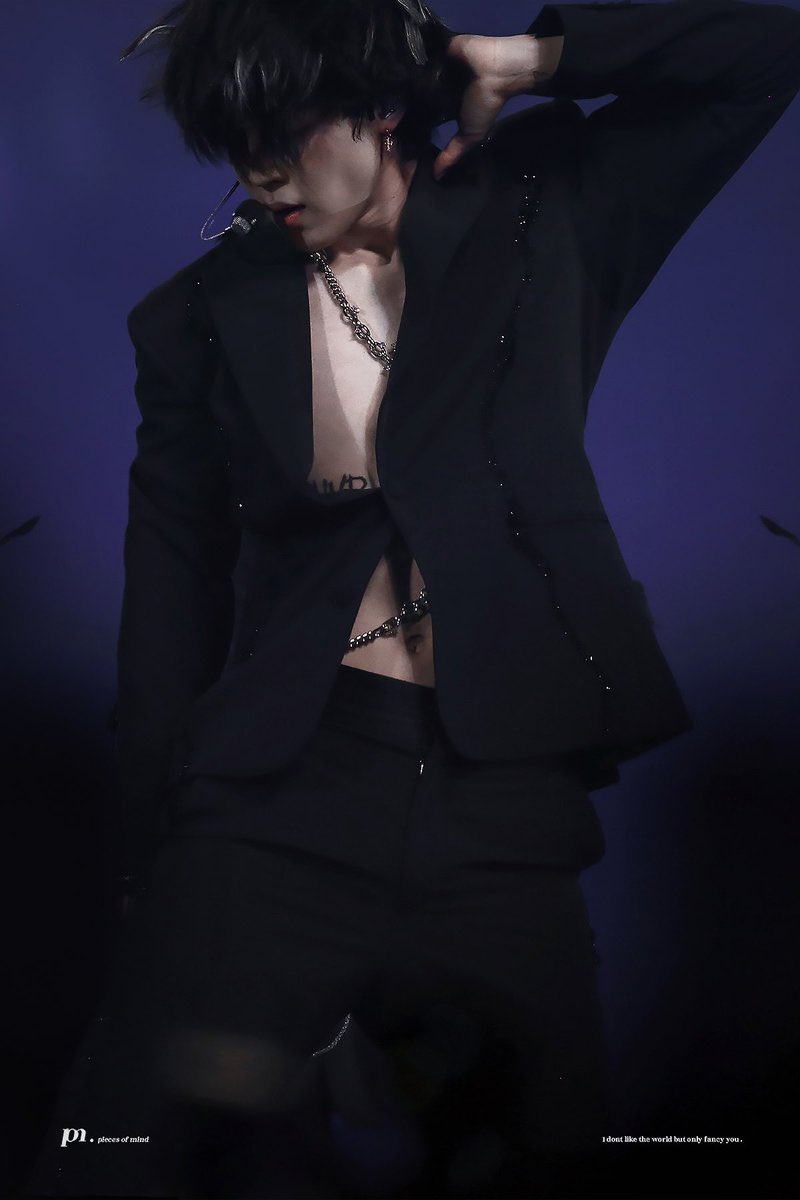 —✮ For a moment you wonder when did I become the only person in the room that mattered to you.