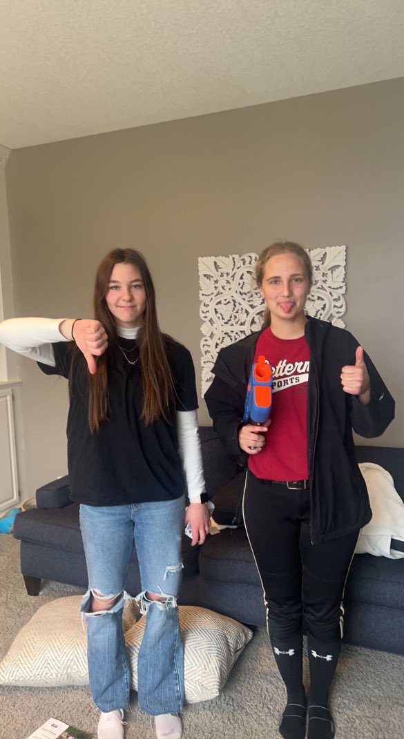 PaigeMyos's tweet photo. Trisha’s angel Poodle Myos shot down Emma Heath from Team Boeing @ahsnerfwars22 https://t.co/FlZvG0jVZ6