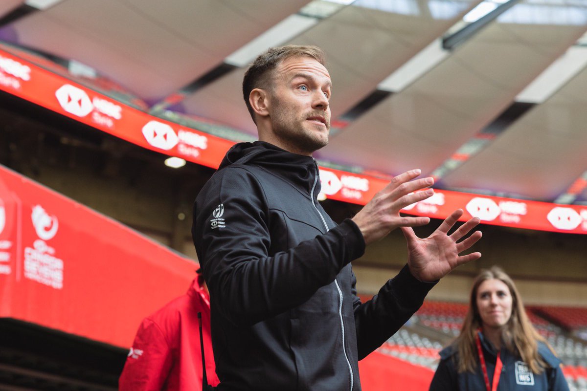 The #WorldOfOpportunityProgramme comes to Vancouver. Alongside our partners, @ghis_landry and @NHirayama10, we gave a group of young Canadians a unique insight into potential career opportunities in the world of sport. #HSBC7s #Canada7s #Rugby7s