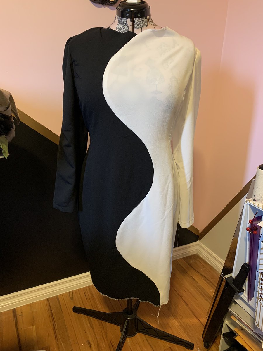 grlwithskulltat's tweet photo. This one is coming along slowly. #sewingisfun https://t.co/sUsyUvoehK