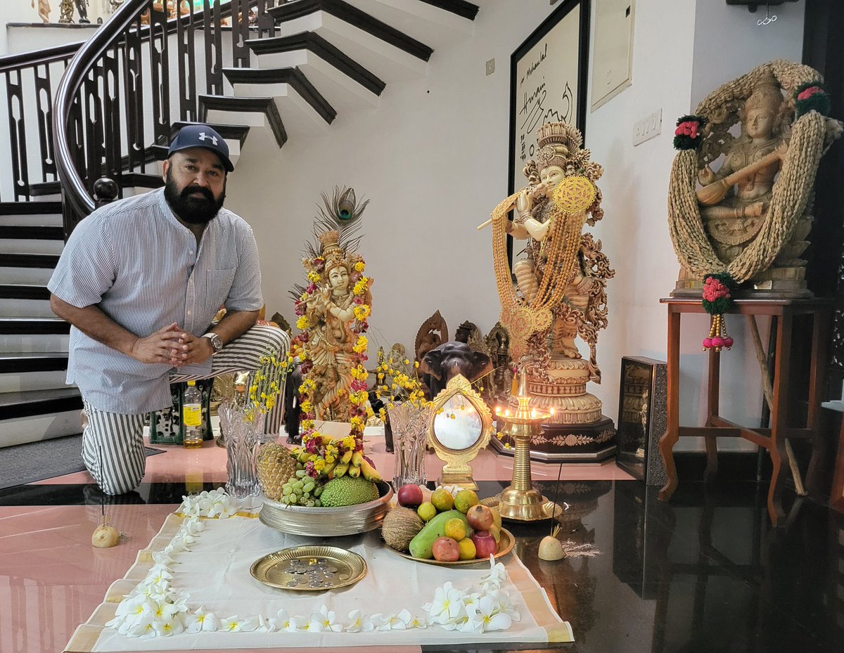 sri50's tweet photo. #vishuashamsakal pic of @Mohanlal https://t.co/c2FiEU6X7P