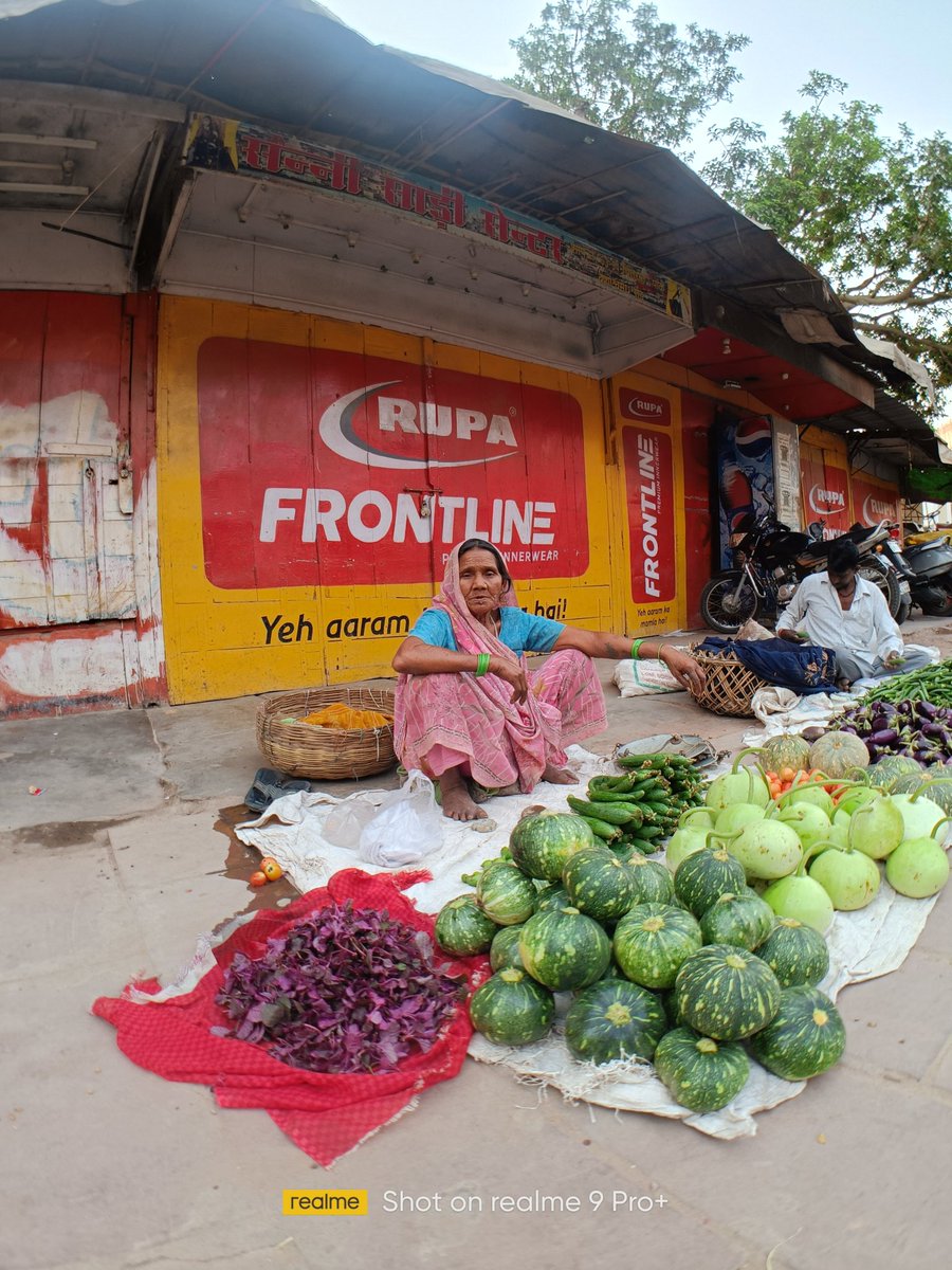 Baatkattu's tweet photo. Street of Varanasi!!!
Shot on @realmeIndia 9pro+
@realmeCreators @realmeglobal
#shotonrealme #realmecreatorshub #realmeindia #daretoleap #realmeglobal #streetofvaranasi #streetphotography https://t.co/8yA4SqdCcy