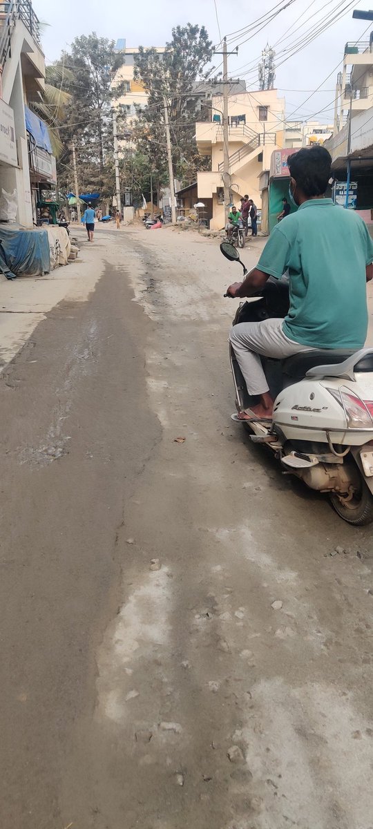 kaushal_deo21's tweet photo. This is the current state of Nallurahalli road in Whitefield near Brigade IRV . This has been dug multiple times and none of the times it's repaired properly. Looks like our authorities are in deep slumber..@BBMPAdmn @WFRising @NammaBengaluroo @ArvindLBJP https://t.co/dOjhaWgUQf