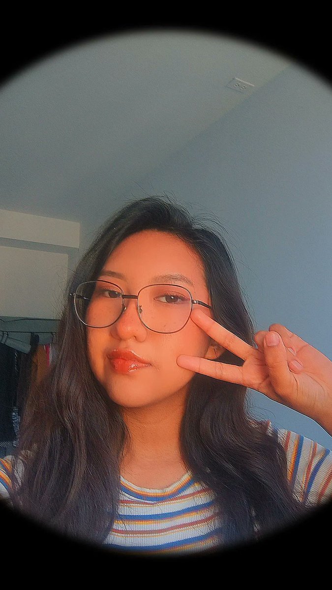 fanny_maci's tweet photo. #selfiesforchan
Todo sea por chan :))) https://t.co/d1PpAwcbrU