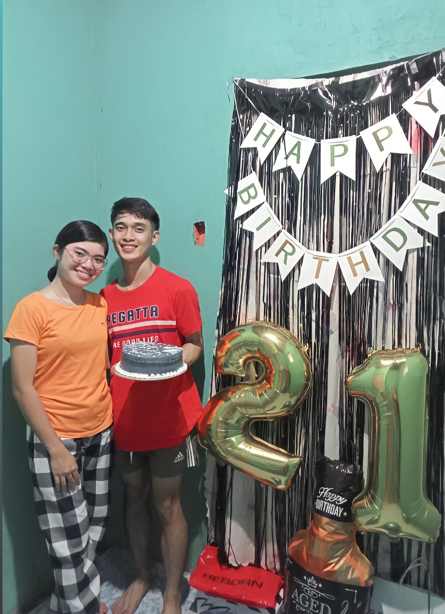 Kyle49933890's tweet photo. Cheers to 21 years 🥳 Thank you mahal!😙💖 @jedidiah_real https://t.co/rLXsntiZav