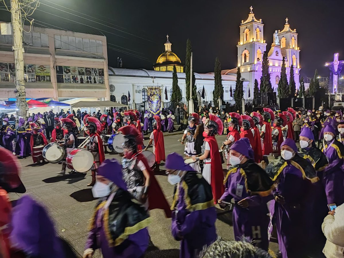 EUSanMarcos's tweet photo. #SemanaSanta2022| Esta noche en San Pedro Sacatepéquez, #SanMarcos procesión del Silencio recorre calles y avenidas de esta municipio.

📷| Diego Vásquez https://t.co/bf0jgb8GXj