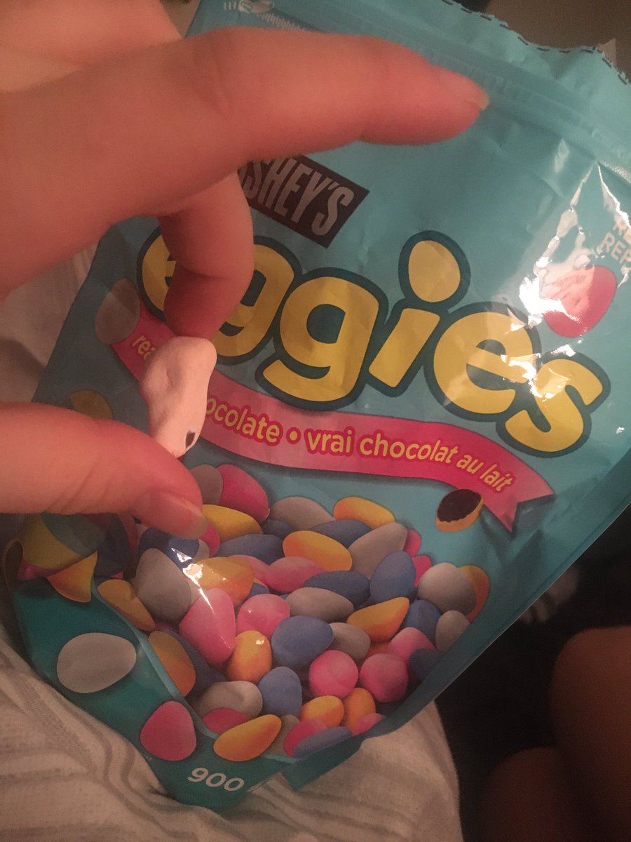 RustedSunshine's tweet photo. @Hersheys  What.... what is this? https://t.co/daRIAMY96v
