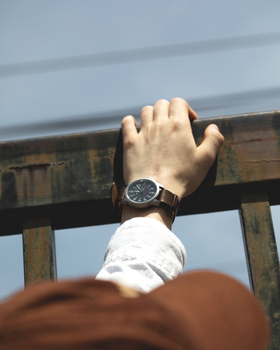 hoboOfficial's tweet photo. 着ける��と場所を選ばない、オールラウンダーな1本。
⁡
■ hobo × CITIZEN / ECO DRIVE WATCH
¥29,700 (tax included)
made in Japan
⁡
#hobo #thathobo #citizen
https://t.co/qQZ8HOnmrd https://t.co/bssqYX5hEd