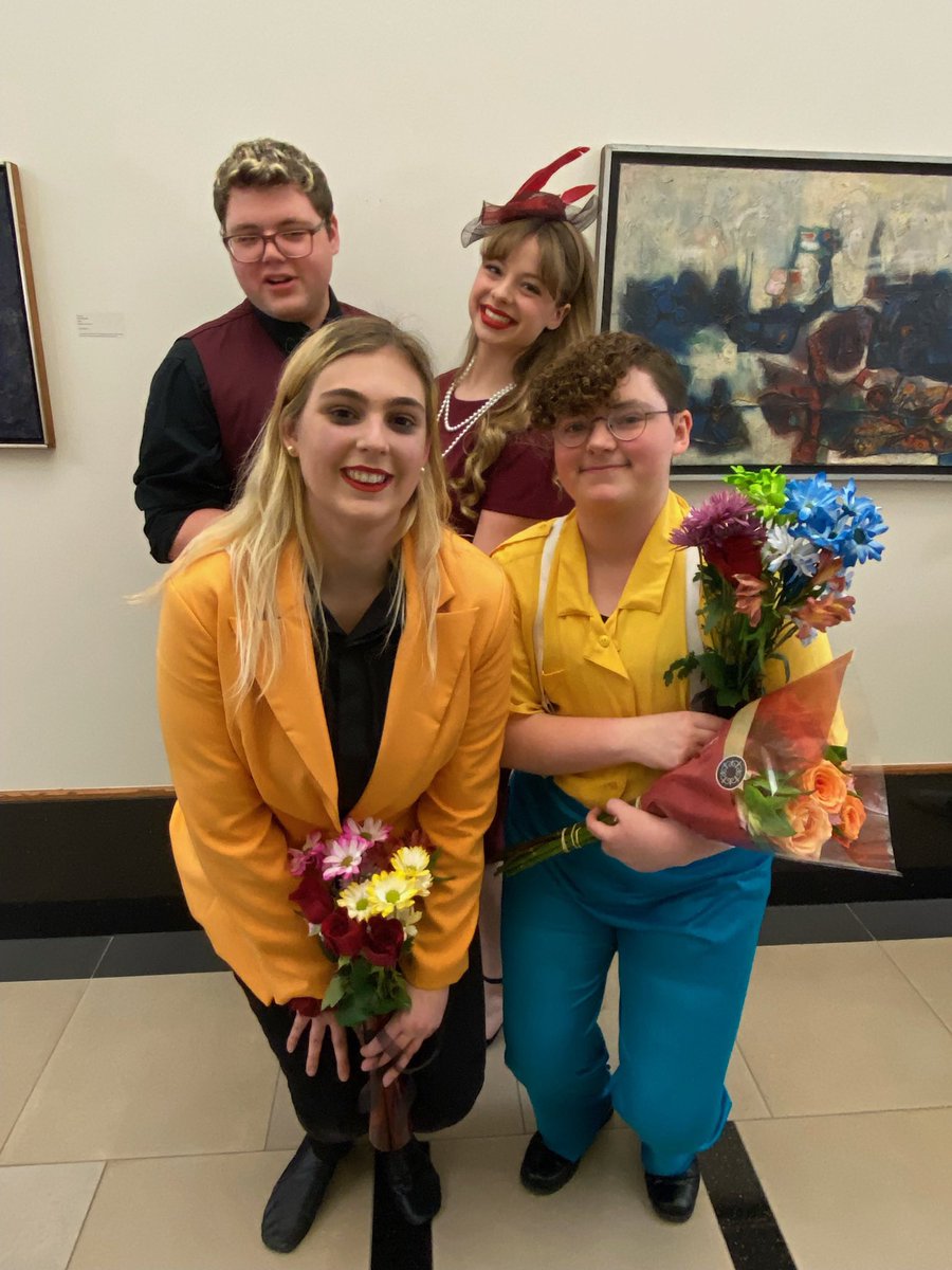 imjustssummer's tweet photo. my dysfunctional family is better than your dysfunctional family #lektra🤪 https://t.co/IddK5Pgg5T