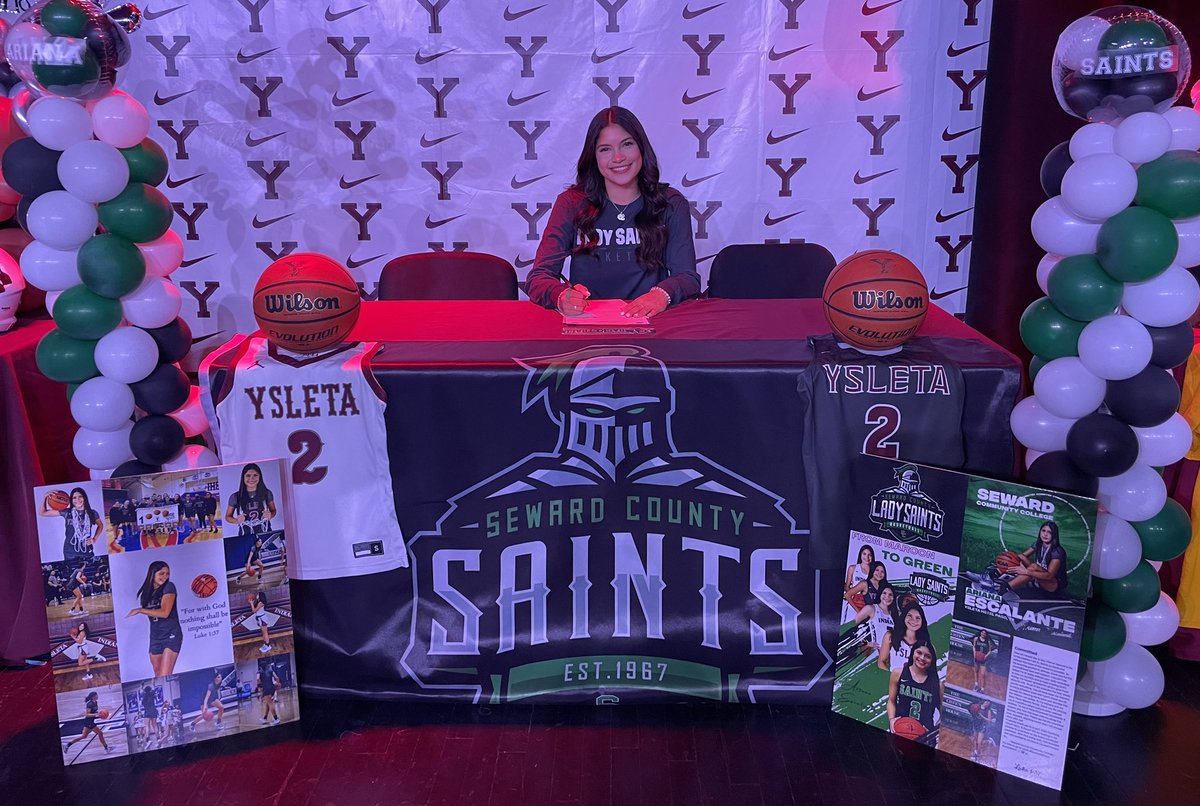 YsletaGBB's tweet photo. Signing night at the Reservation was a success!! Congratulations to @ArianaEscalan14 on signing with @SewardWbb ! 🏀
Big time thank you to @ysletafootball @LJ_Calderon_ @YsletaStuCo for putting on a great event! #bowup https://t.co/rdul2igr1w