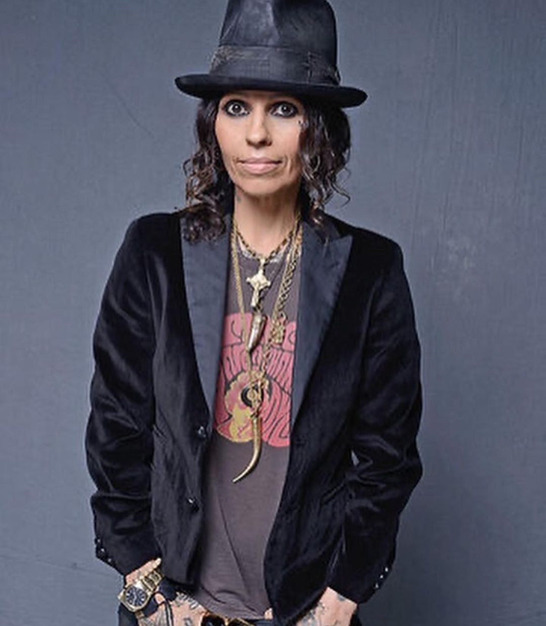 Happy Birthday to Linda Perry (April 15, 1965). 