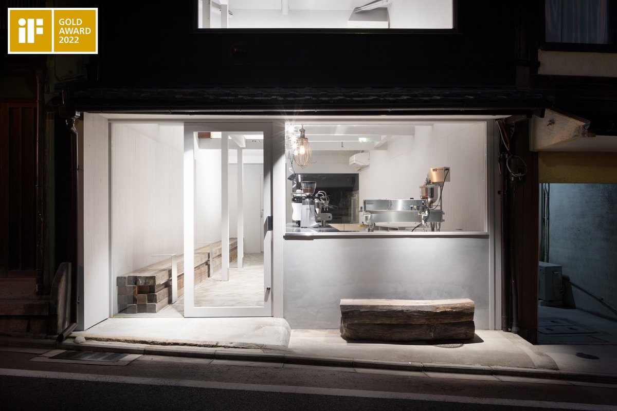 loose kyoto / UNC STUDIO

We are the winner of the iF DESIGN AWARD 2022 Gold !

Photo : Takumi Ota

#ifdesignaward2022 #ifdesignawardgold #ifdesignaward #ifdesign 
#loosekyoto #doughnut #cafe #kyoto #japan #design #interiordesign #architecture #uncstudio #unc