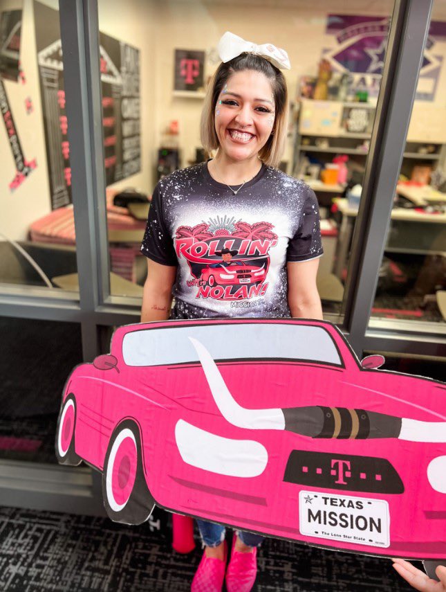 Stefanilynnnn's tweet photo. It was nice of you to ROLL-IN! 🚙@marknolanmfn @MissionTXperts @TMobile https://t.co/1LB4aUVXzw