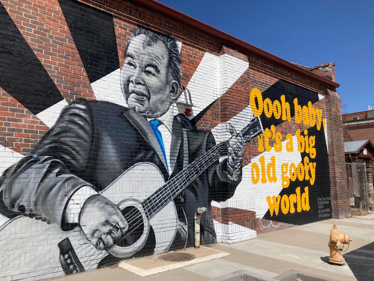 Look at this gorgeous John Prine mural in Denver’s RINO ‘hood! 

😍♥️