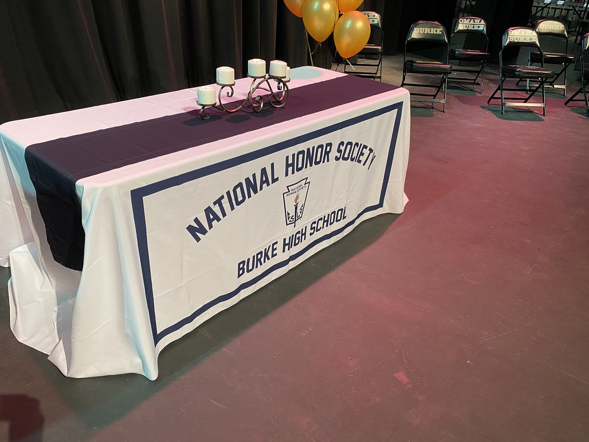 drasmussen43's tweet photo. Congratulations to our newest members of the Burke High School National Honor Society! We inducted 70 members tonight🖤💛 These Bulldogs achieve at the highest levels but more importantly they demonstrate great character and leadership! 🖤💛 #WeAreBurke #BulldogPride @_BurkeNHS https://t.co/M1CoFDLQvk