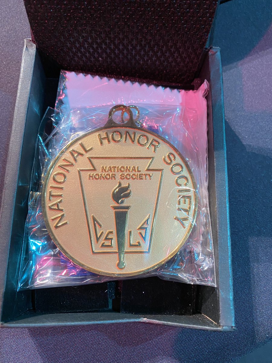 Congratulations to our newest members of the Burke High School National Honor Society! We inducted 70 members tonight🖤💛 These Bulldogs achieve at the highest levels but more importantly they demonstrate great character and leadership! 🖤💛 #WeAreBurke #BulldogPride <a href="/_BurkeNHS/">Burke NHS</a>