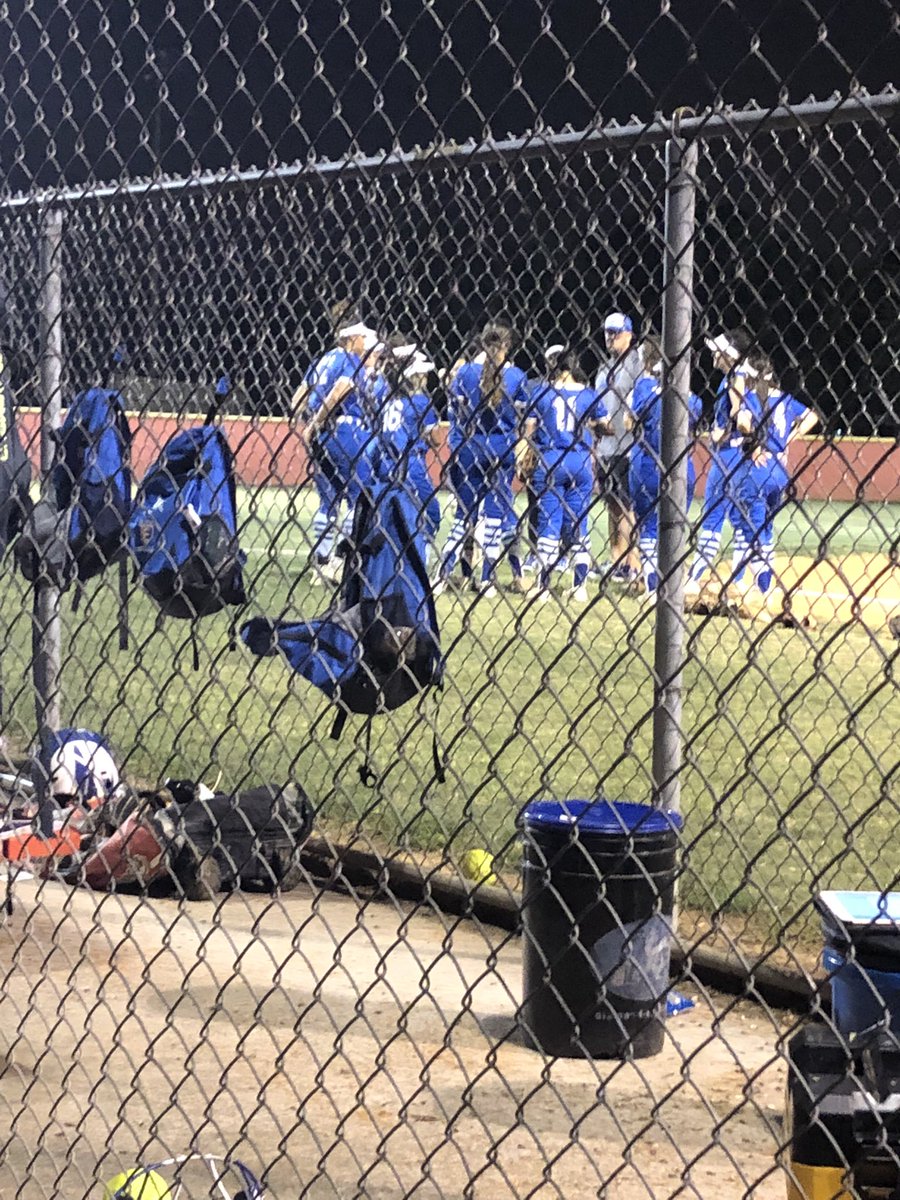 MissEnad's tweet photo. @knight_softball Thanks for finally getting me my fan shirt! Really bummed that I could only watch the second inning tonight—but THAT was one hell of an inning to watch! SEVEN? Lucky charm, much? 😏

I loved the energy and fire tonight, definitely better than the last game. 💙💛 https://t.co/Q9YmwEuOWP