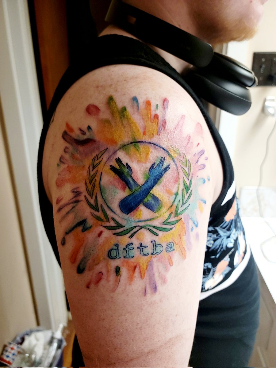 theyare_alyx's tweet photo. some fresh ink #DFBTA #nerdfighteria #nerdfighterart @johngreen @hankgreen https://t.co/oW8WQguoXJ