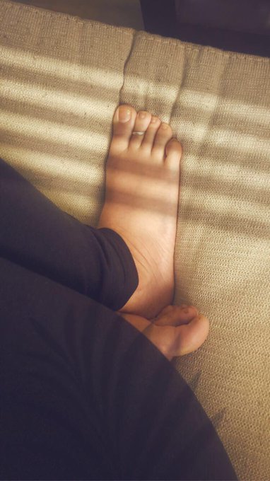 Just started back up on #feetfinders !!! #smallfeet #onlyfansgirl #loveplayingwithmyfeet https://t.c<a href="/tag/feetfinders"class="tags">#feetfinders</a><a href="/tag/smallfeet"class="tags">#smallfeet</a><a href="/tag/onlyfansgirl"class="tags"><span>#onlyfansgirl</span></a><a href="/tag/loveplayingwithmyfeet"class="tags"><span>#loveplayingwithmyfeet</span></a>