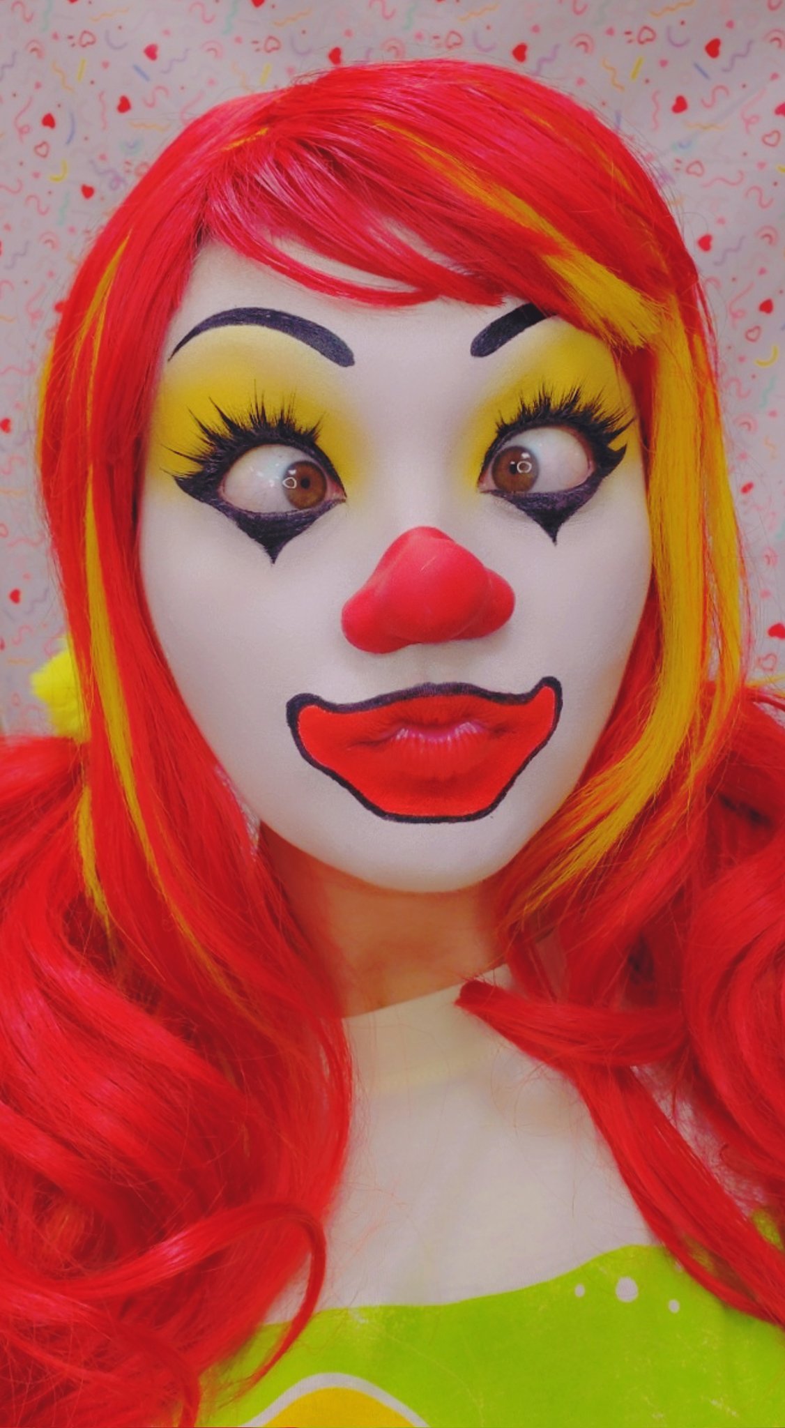 2 pic. have fun, be outrageous 🤡❤💛 https://t.co/PPzqIHsFWl