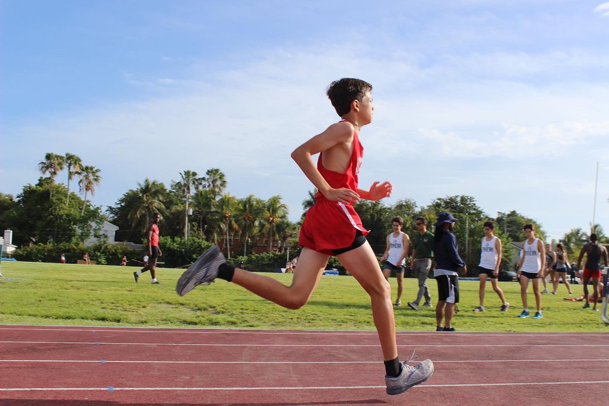 highlightscghs's tweet photo. Today, the Cavalier track team hosted a meet where our Insight editor, Isabella Morales, surpassed the schools record, 5:45.56, with a time of 5:45.05 in the 1600m event. 

#cghs #trackandfield 
📸: Cristel Cantarero https://t.co/jbFXbslYdL