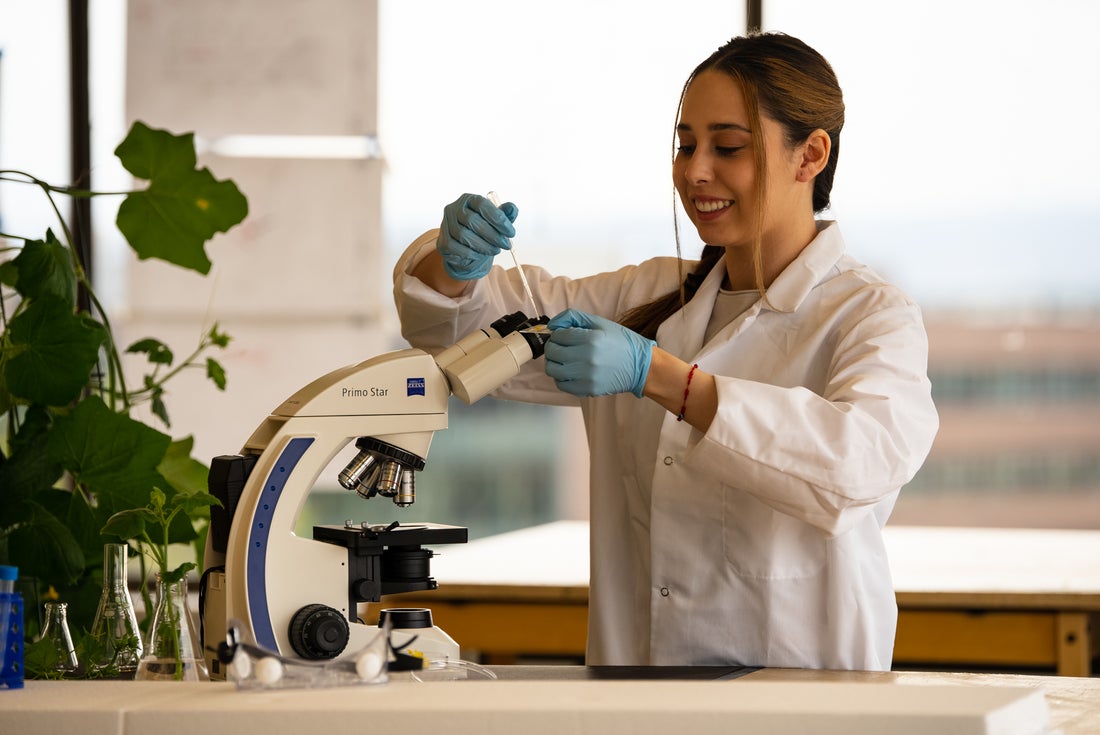 CUDenAdmissions's tweet photo. Careers in public health are needed now more than ever. The Bachelor of Arts or Science in Public Health at @CUDenver is a customizable degree that prepares graduates for this important career. Learn more here: https://t.co/rtxC5zyWkE. #CUDenver https://t.co/OMh4wMcJOb