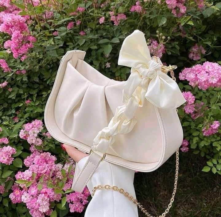 kwaciematahari's tweet photo. 👜👛Threads tas & dompet wanita nih ceritanyaaa..
#taswanita #tasimport #ThePassion #racunshopee #belanjamurahramadan https://t.co/mp5sOwWurL
