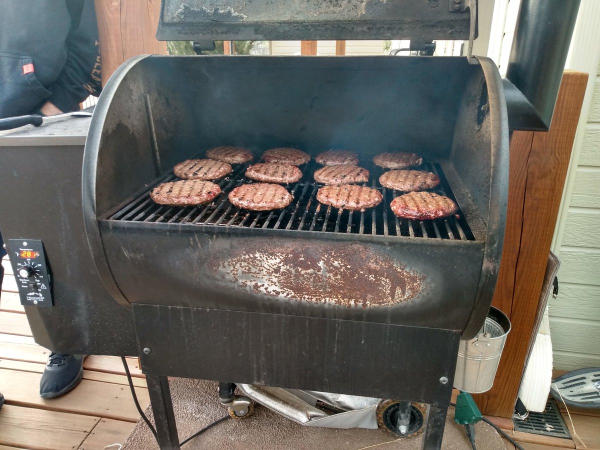 catsfan20012002's tweet photo. @HiMyNameIsSeton @PaulPabst @brooklynfritzy @PrinceMarv13 @dpshow Experiencing the Traeger for the first time. Wish me luck. #MeatThursday https://t.co/ch9PTM935S