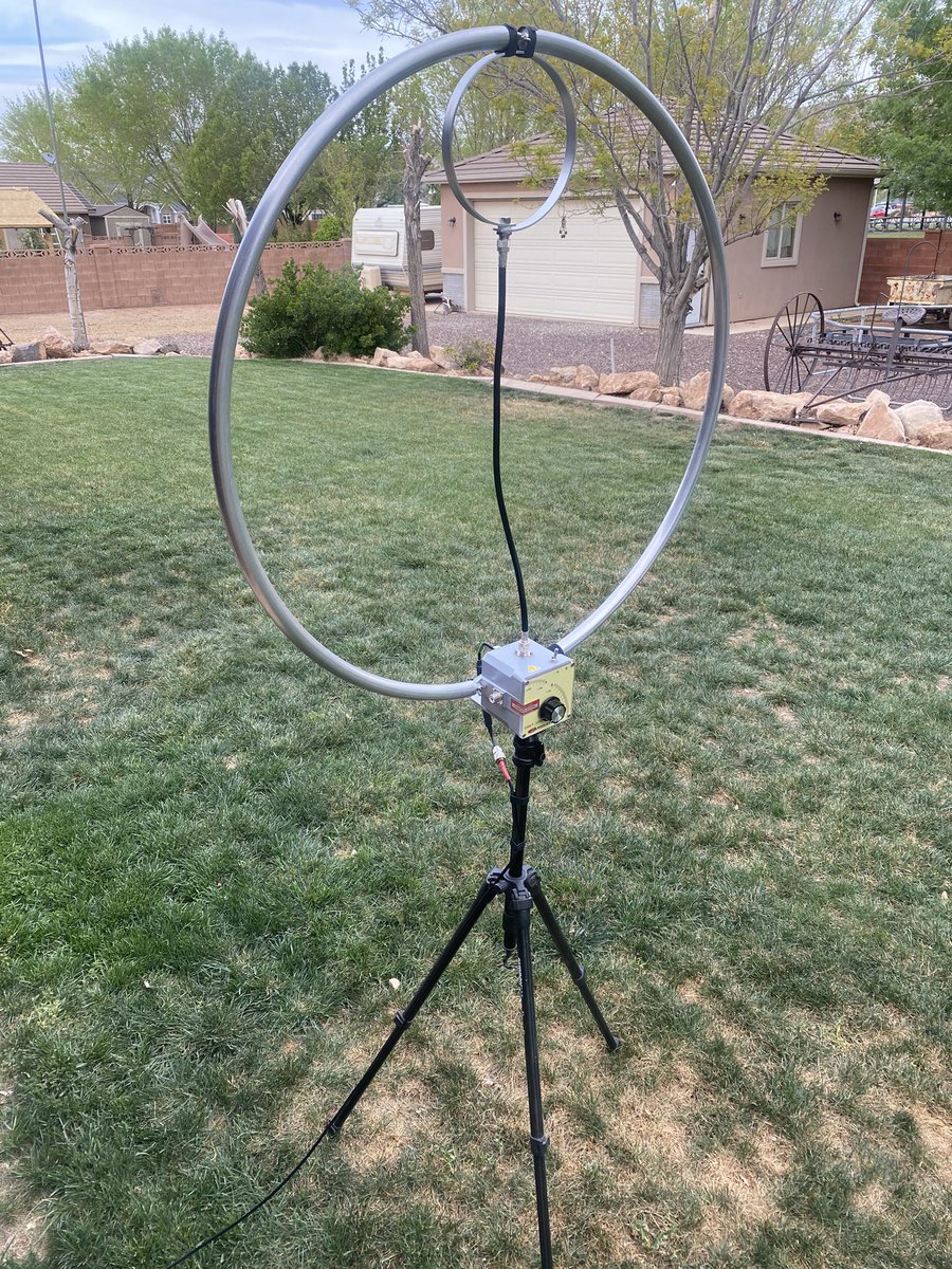 KA7HOS_UT's tweet image. Playing on the patio with the #trusdx and #magloop. Powering the radio by the 5v USB port gives about .5 watts. #qrp #hamradio