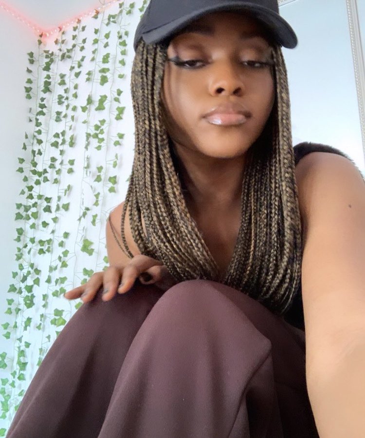 lvvadea's tweet photo. high asfk who wnna kiss https://t.co/nRigY3rtuu