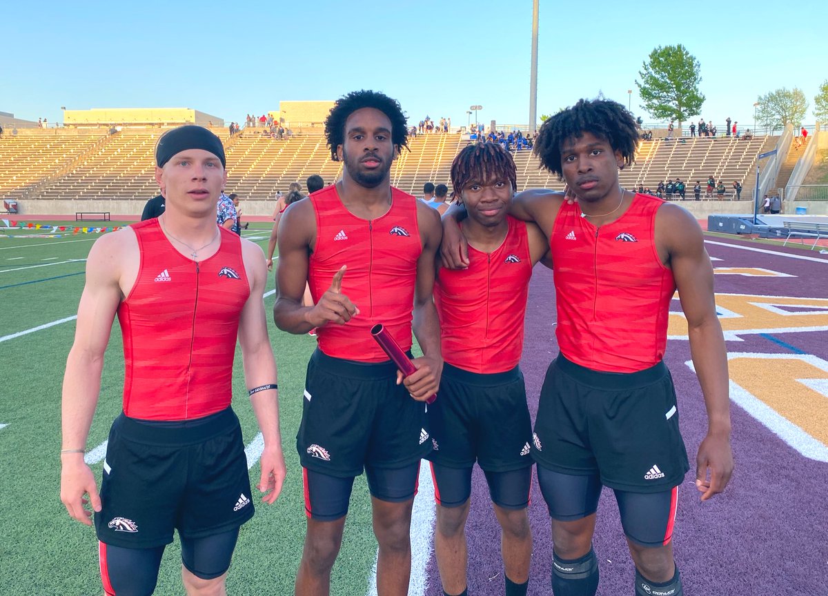 castillo_ac's tweet photo. Congratulations to our District 11-5A champion Creekview 4x400 meter Relay Team on to Area! #FAST @CFBISD @CFBathletics @CreekviewPrinc @PutterRenee @Mustang_T_F @CreekviewLeads @RamirezCoach @pfeil_ben @yust1n_ @Isaiahsmom4 https://t.co/SdniWiBuf2