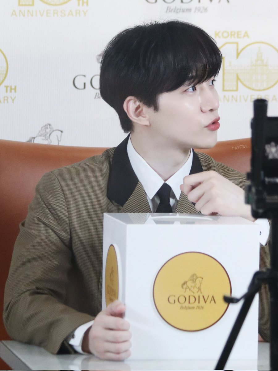 fox00x002's tweet photo. 귀여워
이제 월루 그만하고 열일해야징😅

#이준호 #ジュノ https://t.co/lGwDmf9JGA