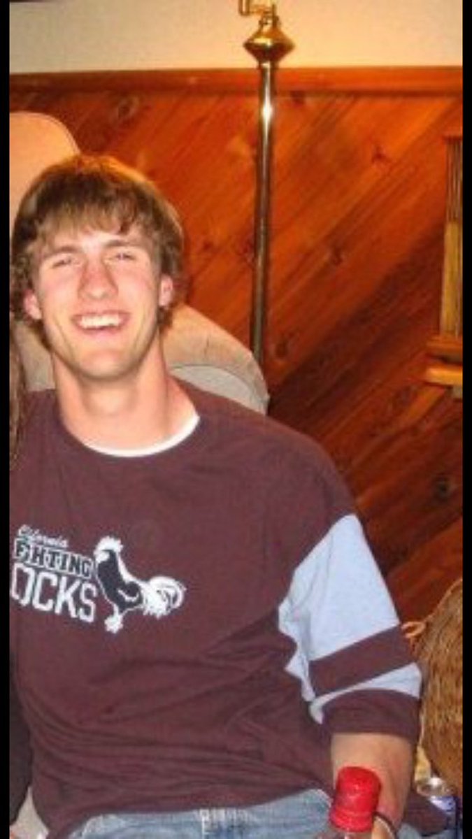 alexewalk's tweet photo. @girlandvino Not a senior pic but Iโll hit you with a pic from my senior year #fightingcocks https://t.co/qReLY0rD2e