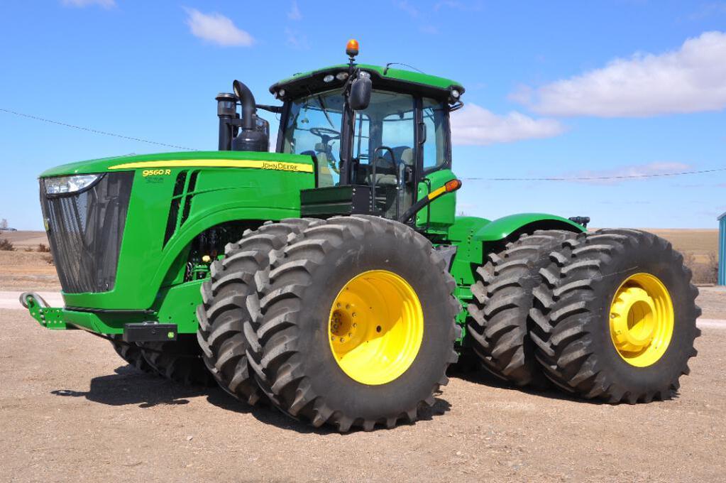 Greg Peterson on Twitter "Video on pair of '12 model JD Tractors