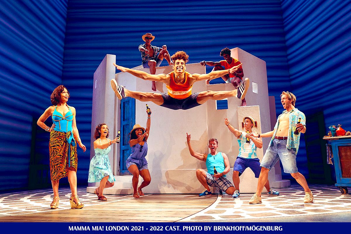 Giving this twitter thing a go 🤣🤣
#doesyourmotherknow production shot for <a href="/MammaMiaMusical/">MAMMA MIA!</a>! Grateful to be part of #mammamia and getting to perform this number with this awesome team! #pepper #mammamiamusical #london #abba #23years #anniversary #novellotheatre #tanya