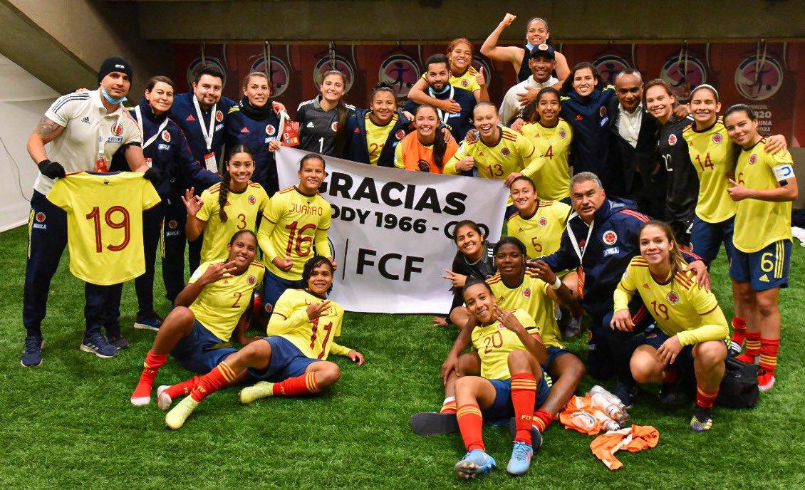 📸 ¡En honor al ídolo! 

Dedicamos nuestro triunfo y clasificación a la fase final del Sudamericano Femenino Sub 20 a la memoria del eterno Freddy Rincón #️⃣1️⃣9️⃣ ∞

👏👏👏 👏 👏 👏

#GraciasFreddy
#FreddyEterno 🇨🇴

#VamosColombia 🇨🇴