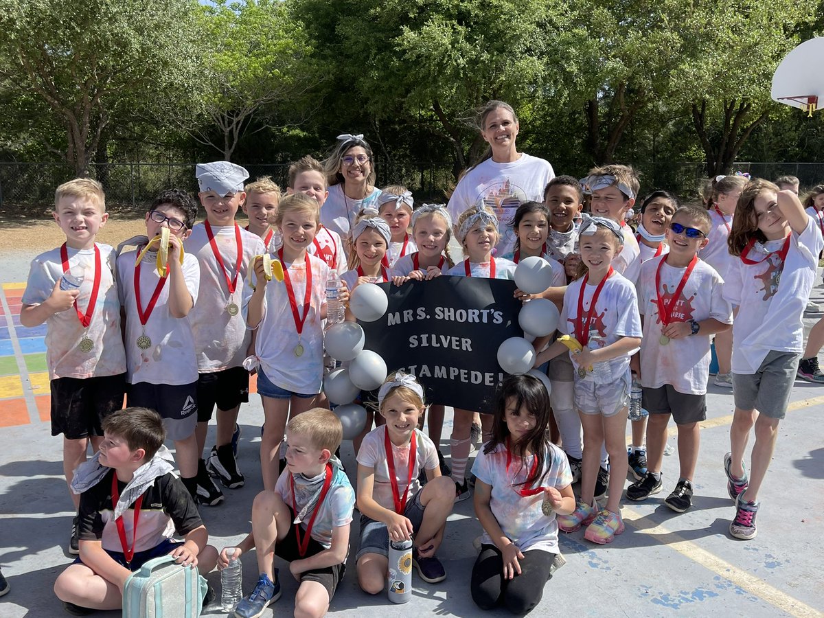 CrystalshortDPE's tweet photo. Color Run and Field Day with the “Silver Stampede.”@TISDDPES @TomballISD https://t.co/jYWVi8UtiJ