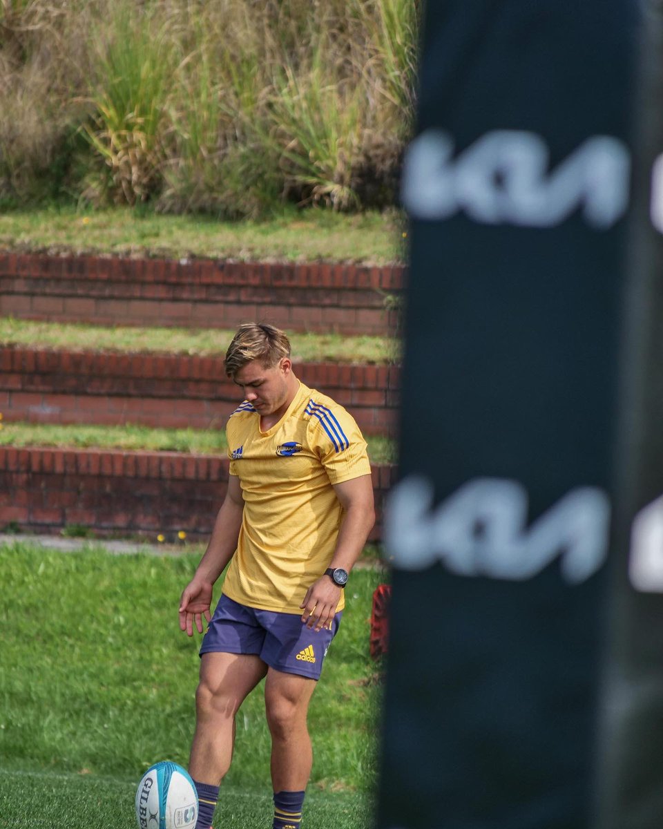 Hurricanesrugby's tweet photo. We’re headed south ⚡️

WGN ➡️ DUD

#HIGvHUR https://t.co/4aPZT14CTc