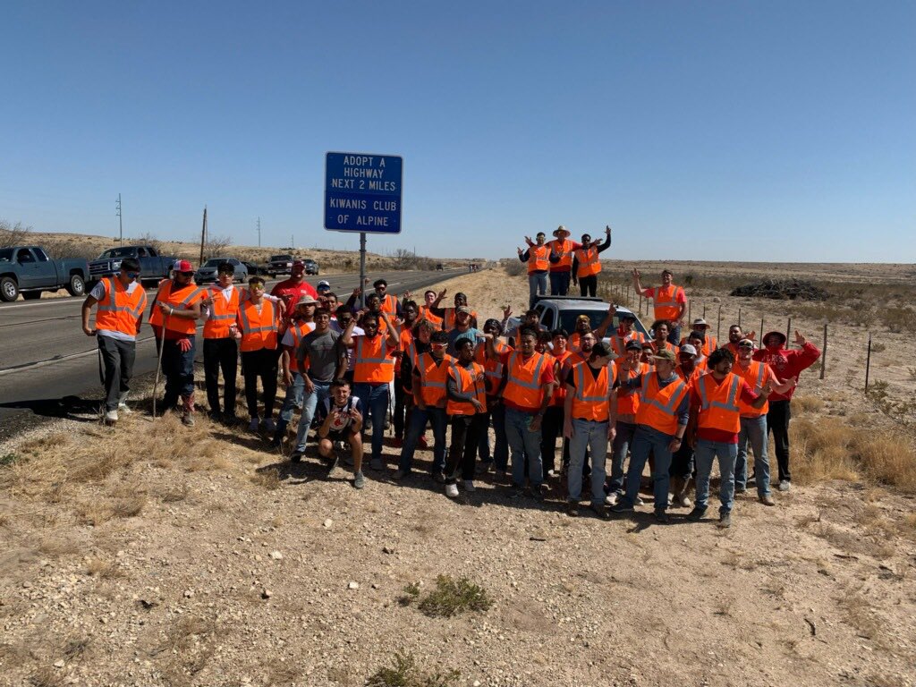 SRSUFootball's tweet photo. LOBO’s out helping in the community. Helping keep the west TX highways clean!! #BrandEm #LoboPride #SRSU https://t.co/S6E59p2Hgx